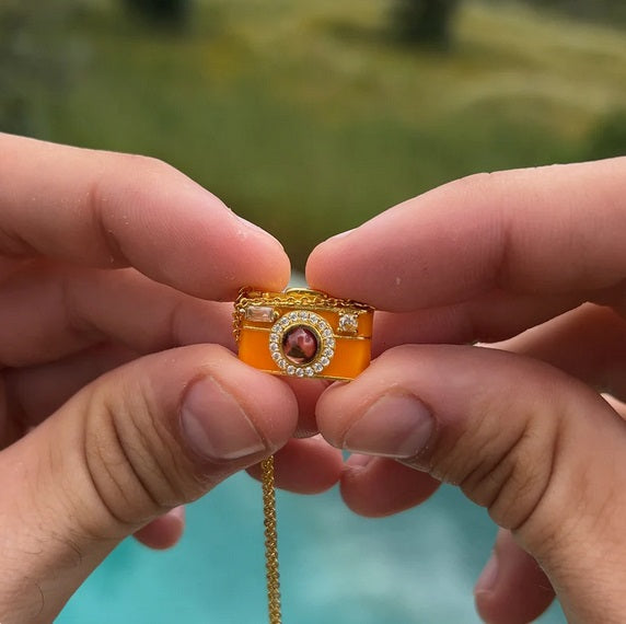 Collar Proyector de Fotos – Tus Recuerdos en Luz